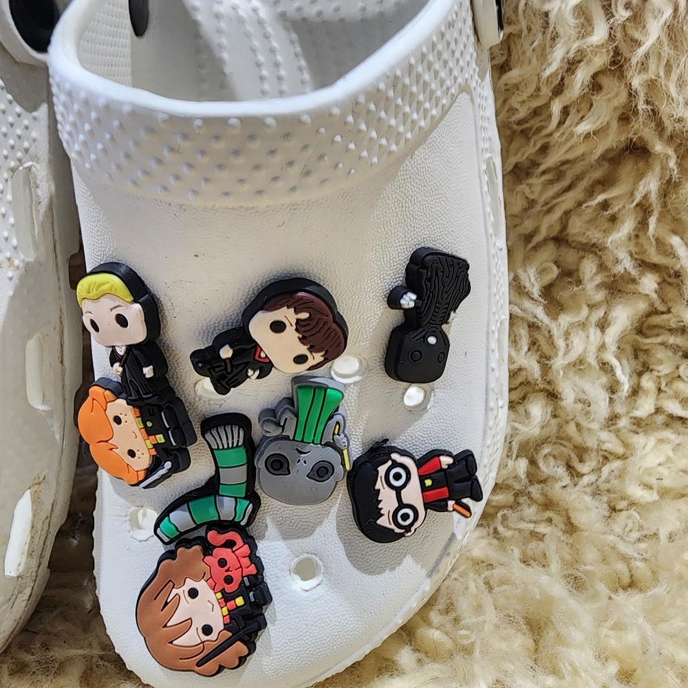 Kids White Clog Sandals Harry Potter Jibbitz Charms Size 30 Slip On Shoes - Picture 8 of 8